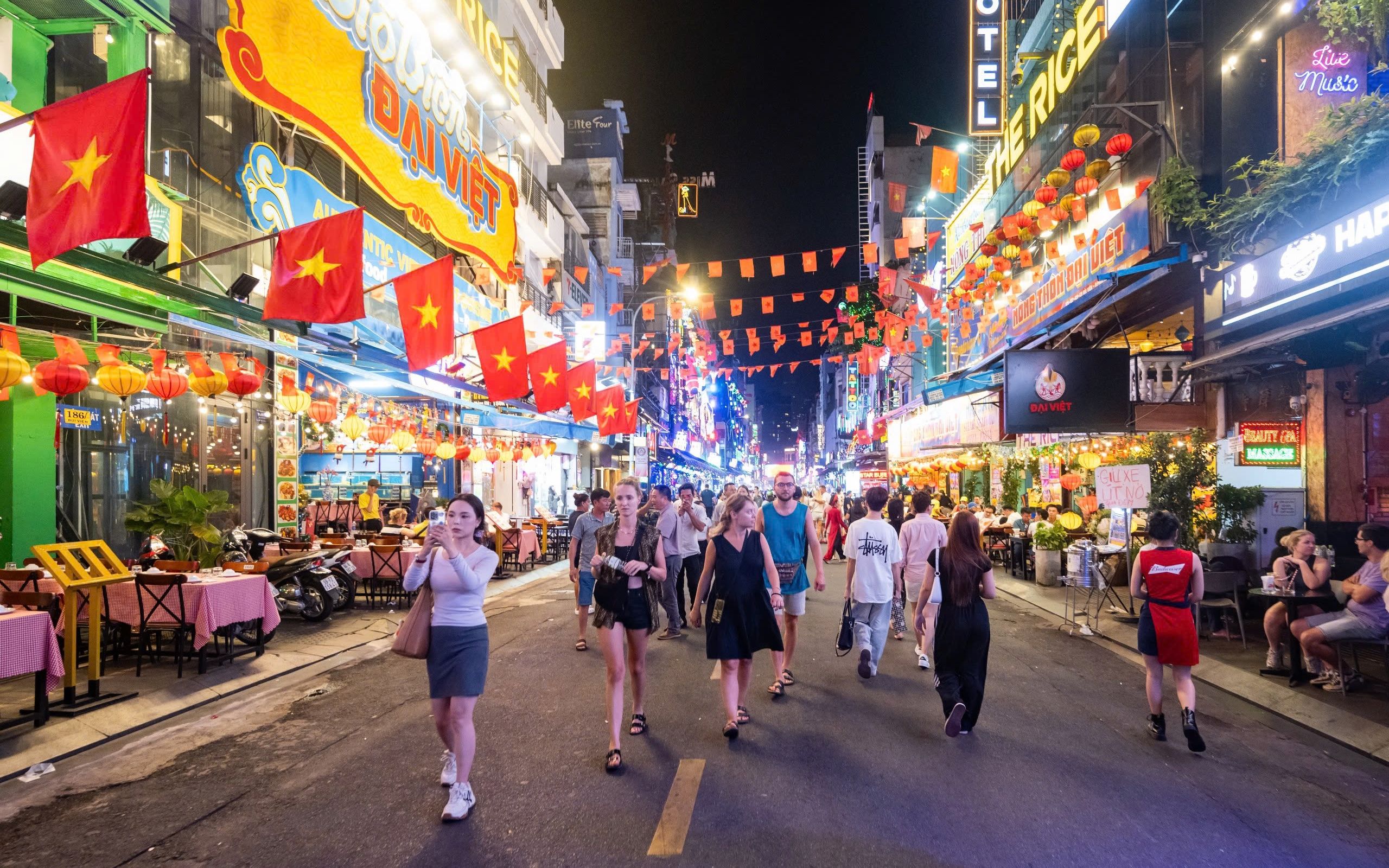 Du lịch Việt Nam bước vào 'mùa vàng' đón khách quốc tế